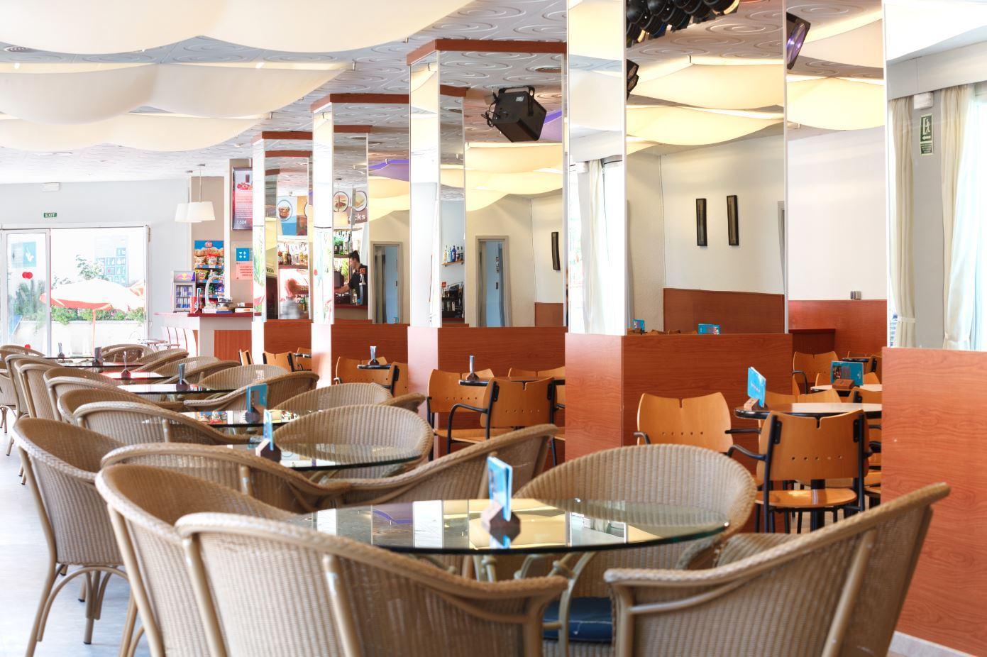 Oasis Park Splash Hotel 4*